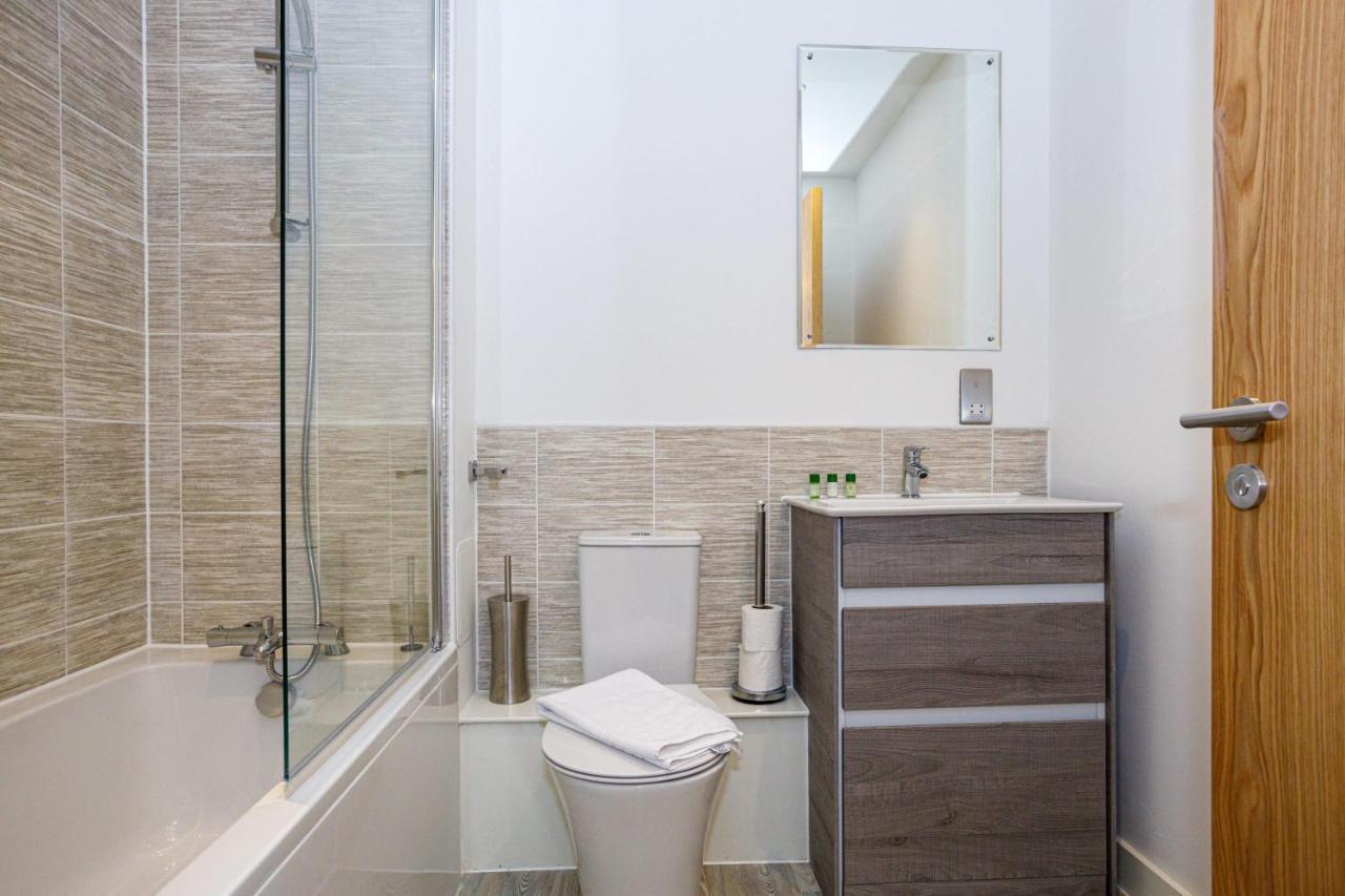 Contemporary 2 Bedroom Duplex In Salford Manchester Eksteriør bilde